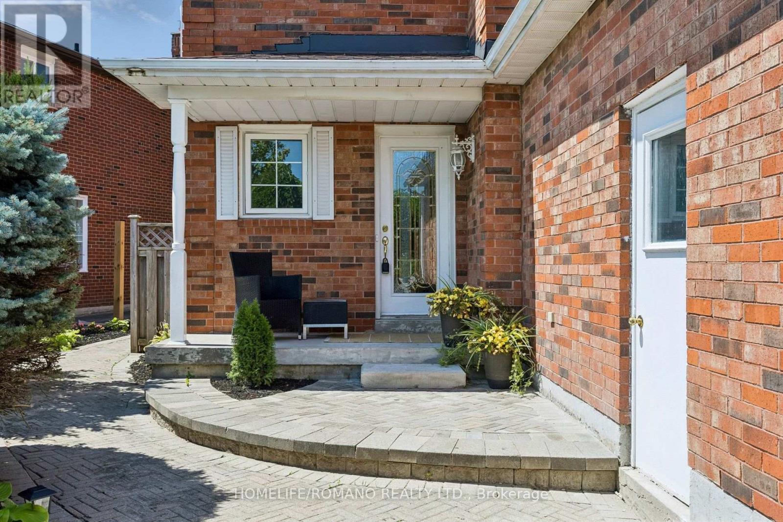54 Links Road Property Photo 3