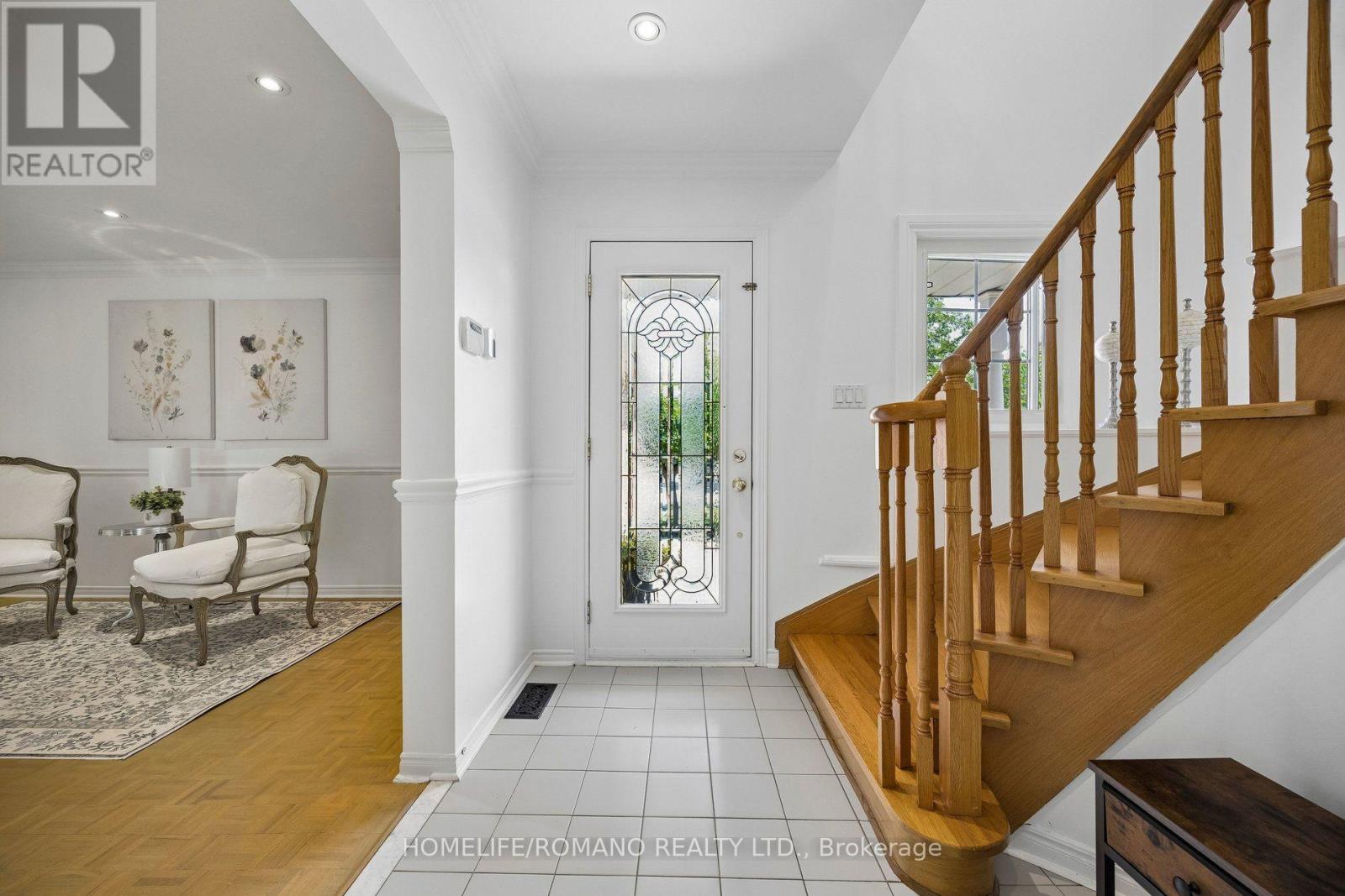 54 Links Road Property Photo 4