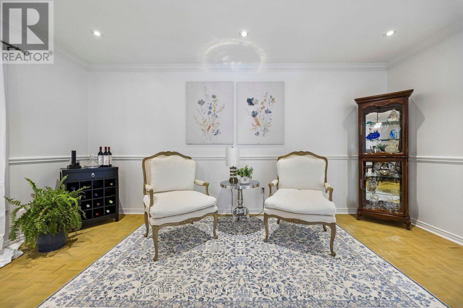 54 Links Road Property Photo 6