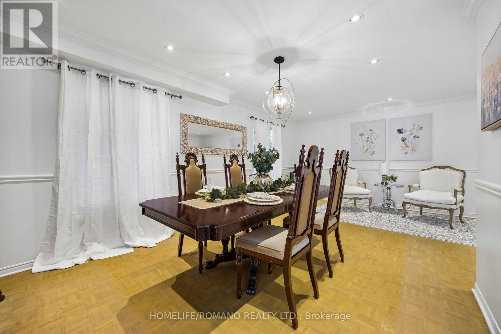 54 Links Road Property Photo 8