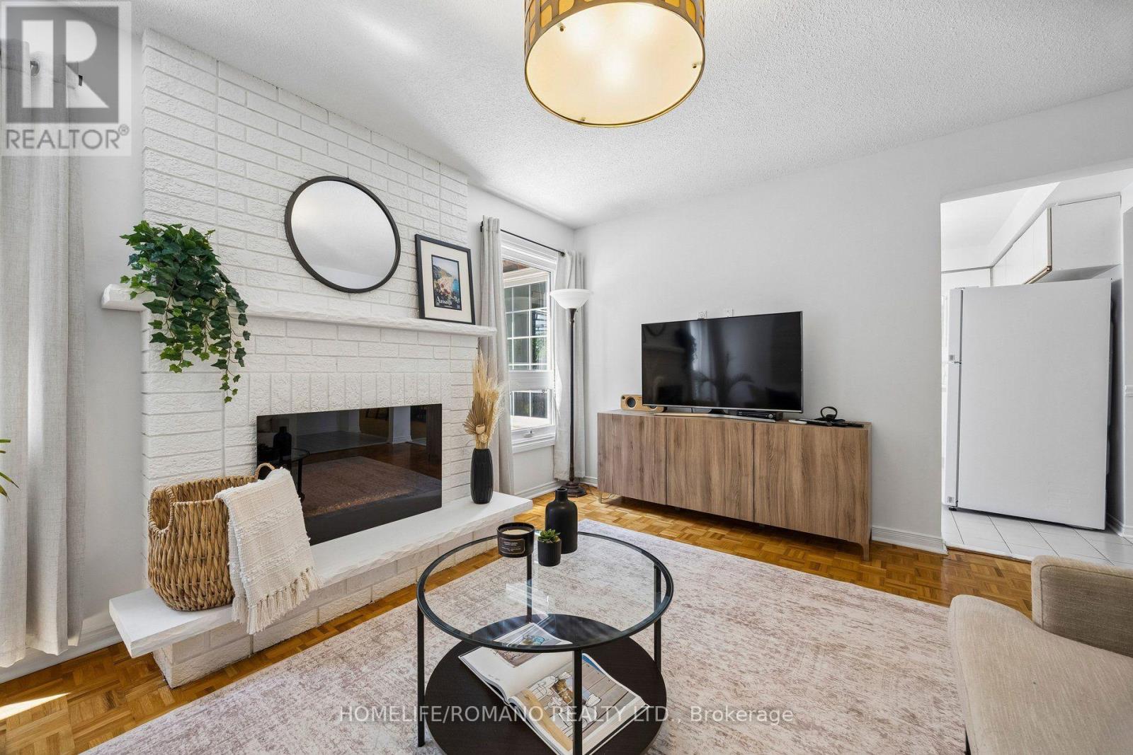 54 Links Road Property Photo 13