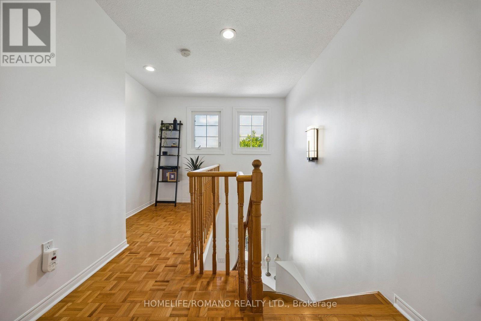 54 Links Road Property Photo 16
