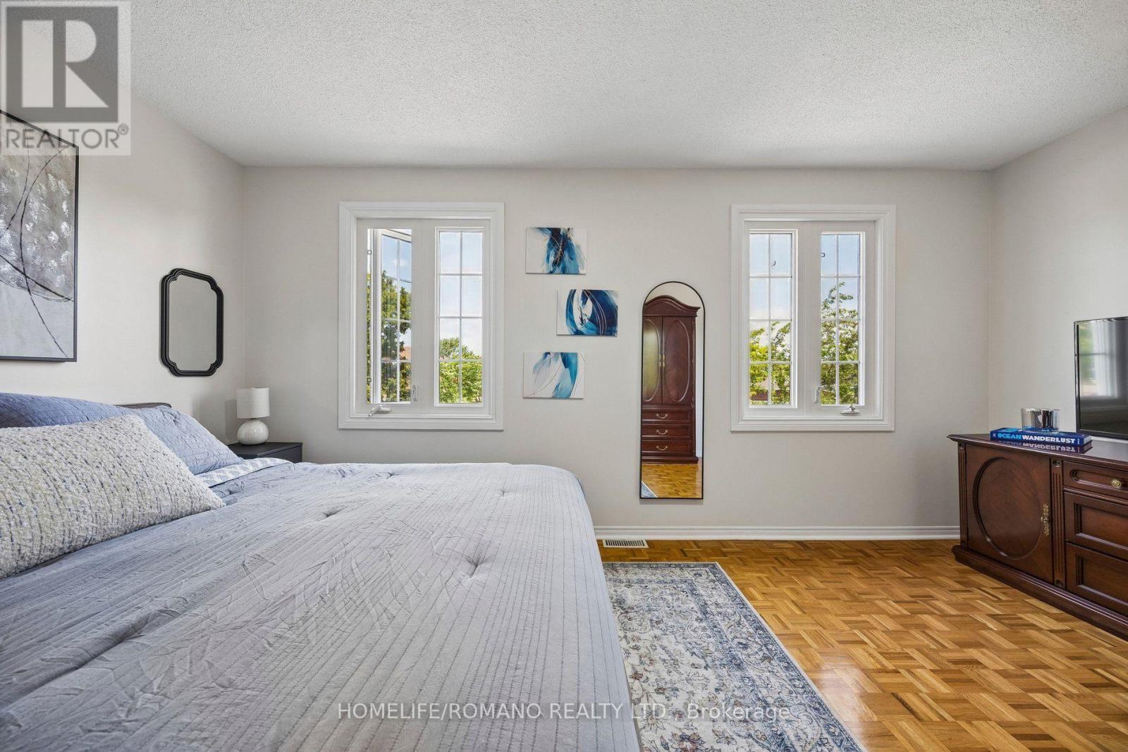 54 Links Road Property Photo 18