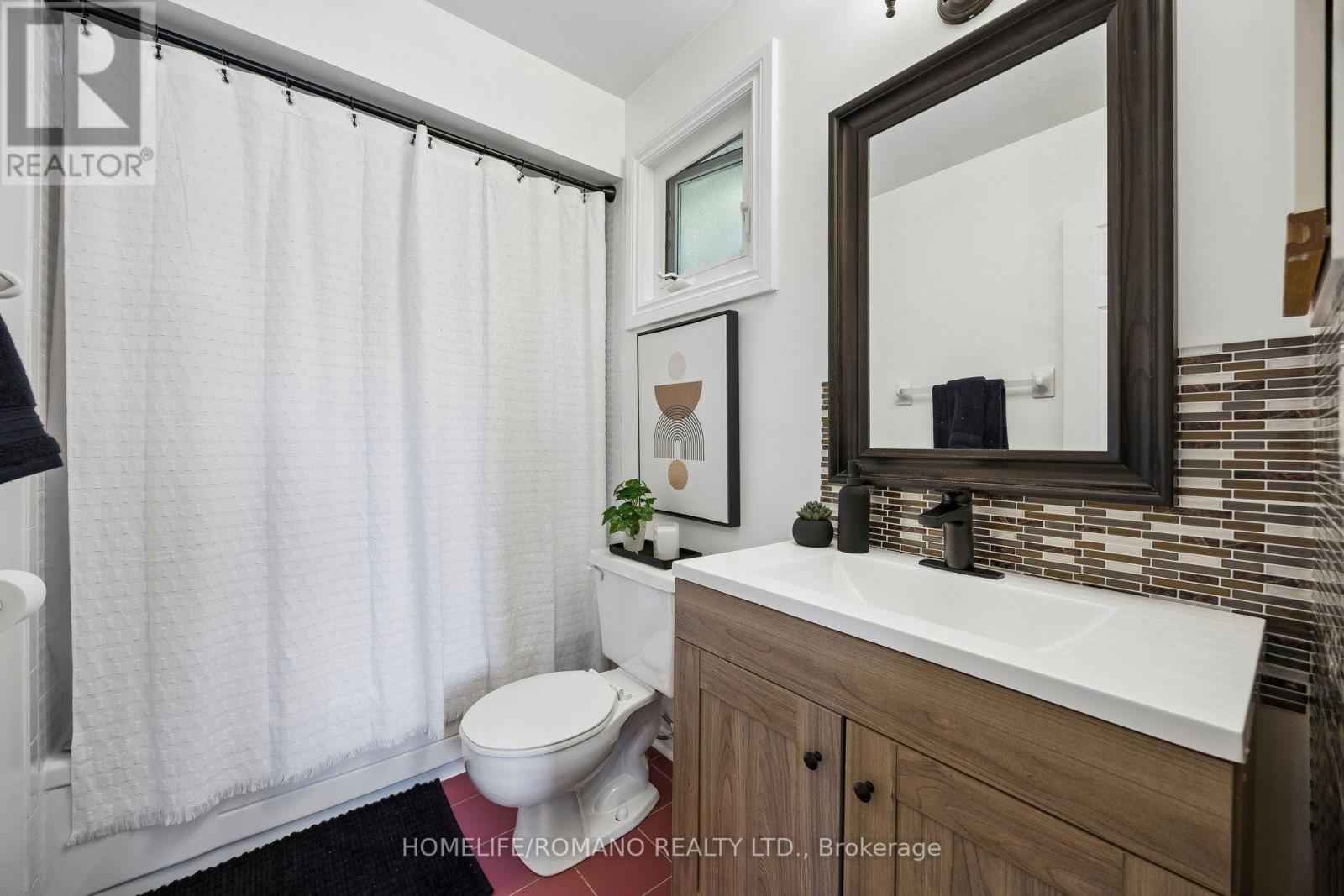 54 Links Road Property Photo 19