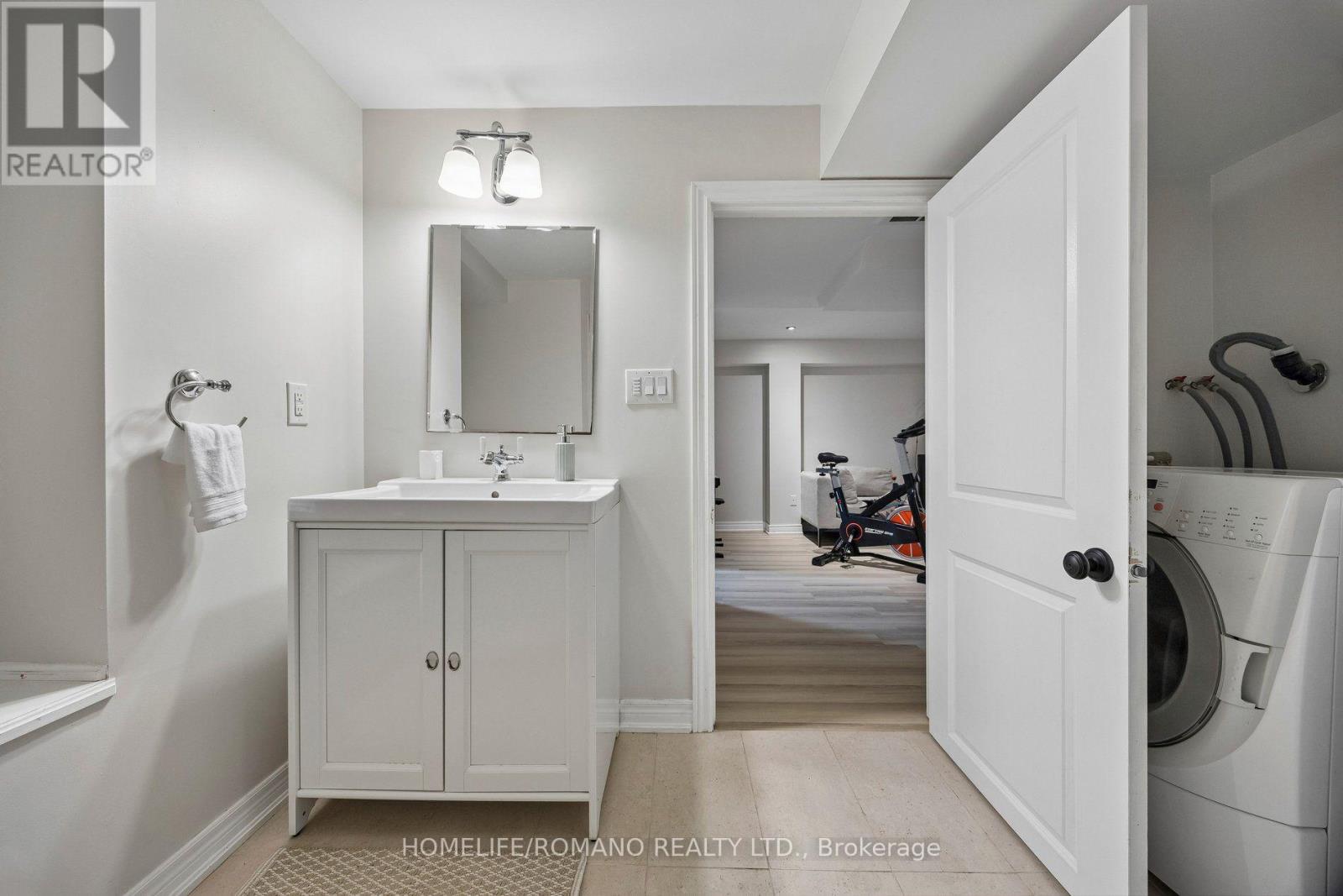 54 Links Road Property Photo 29