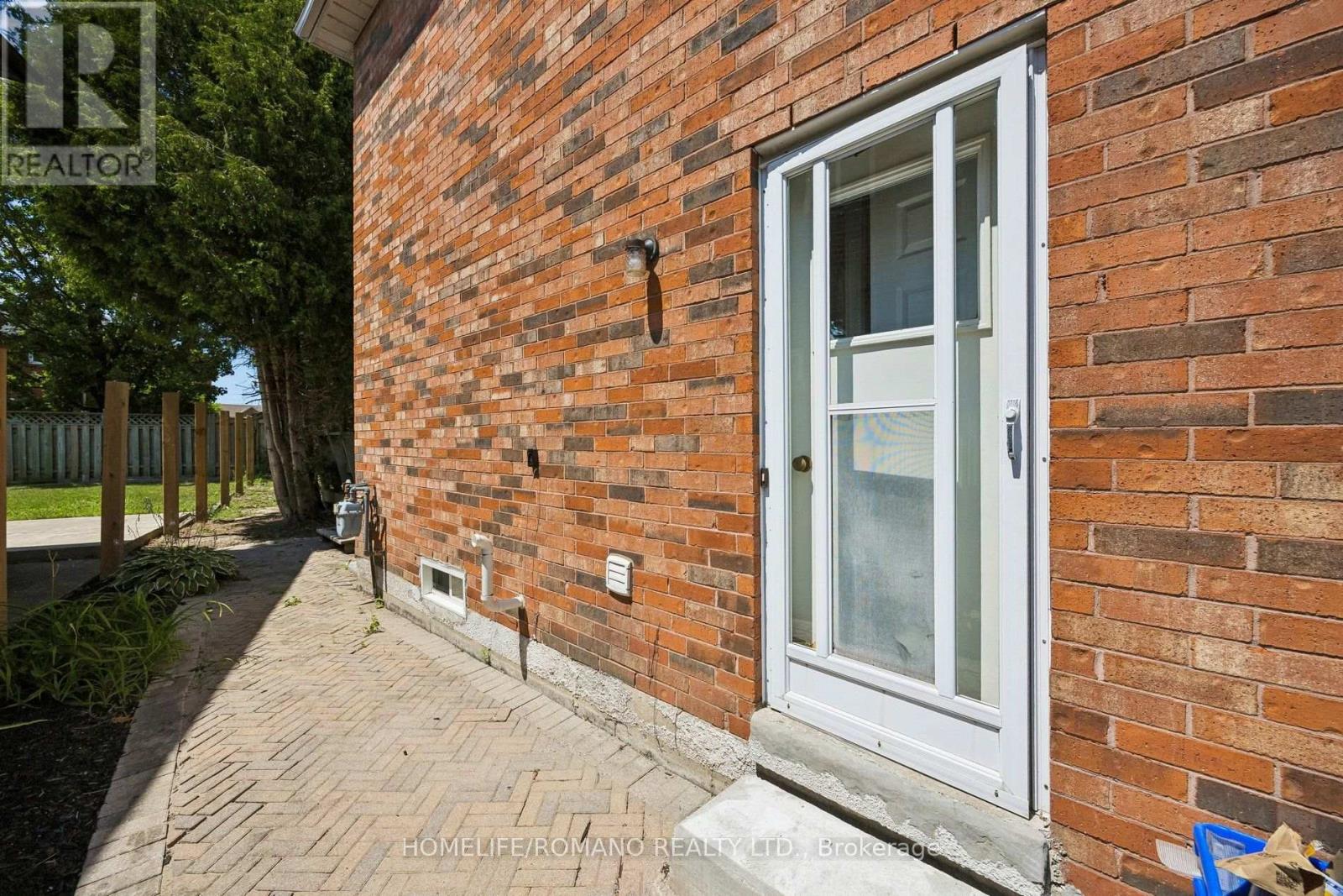 54 Links Road Property Photo 31
