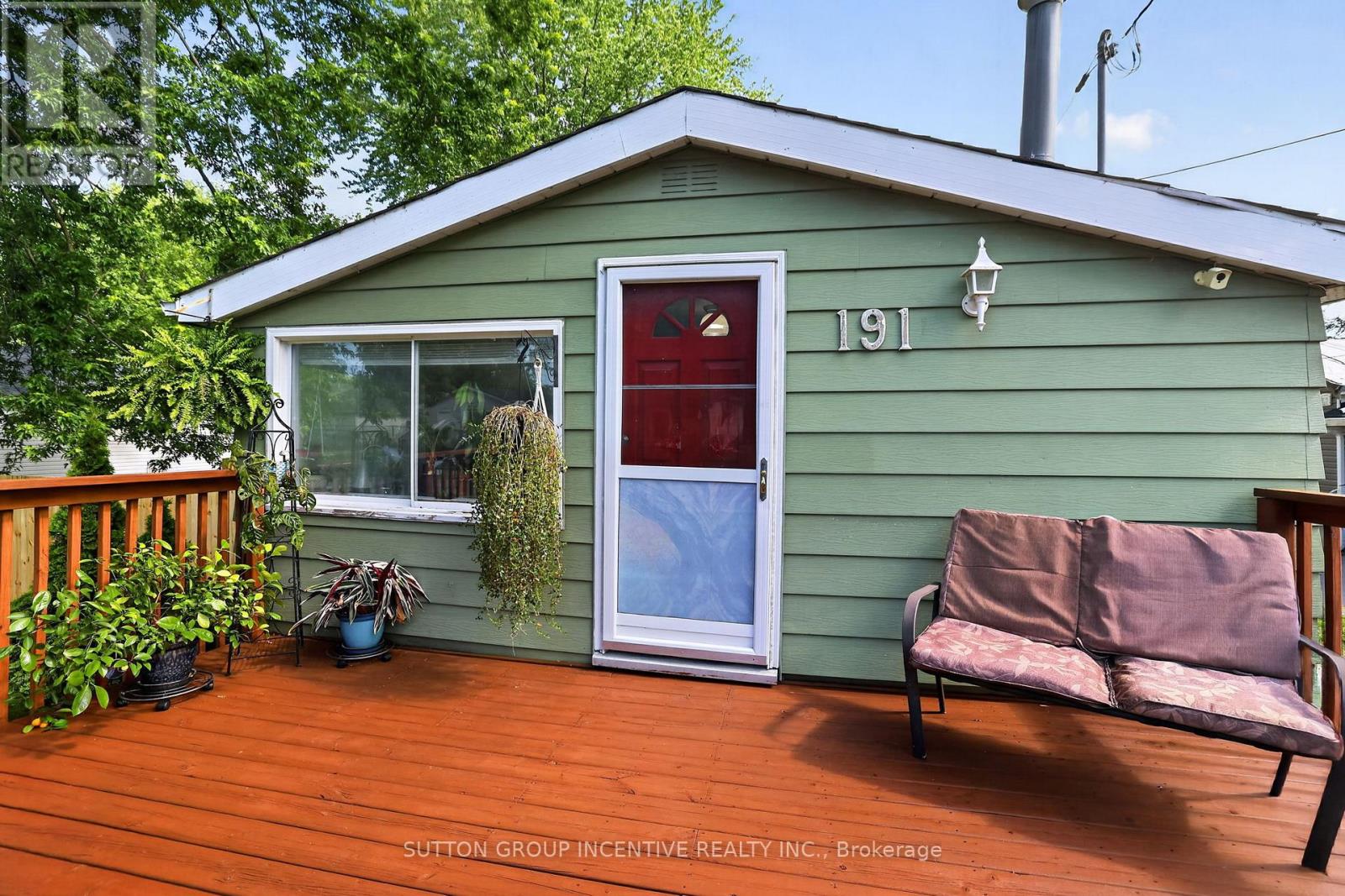 191 Ways Bay Drive Property Photo 6