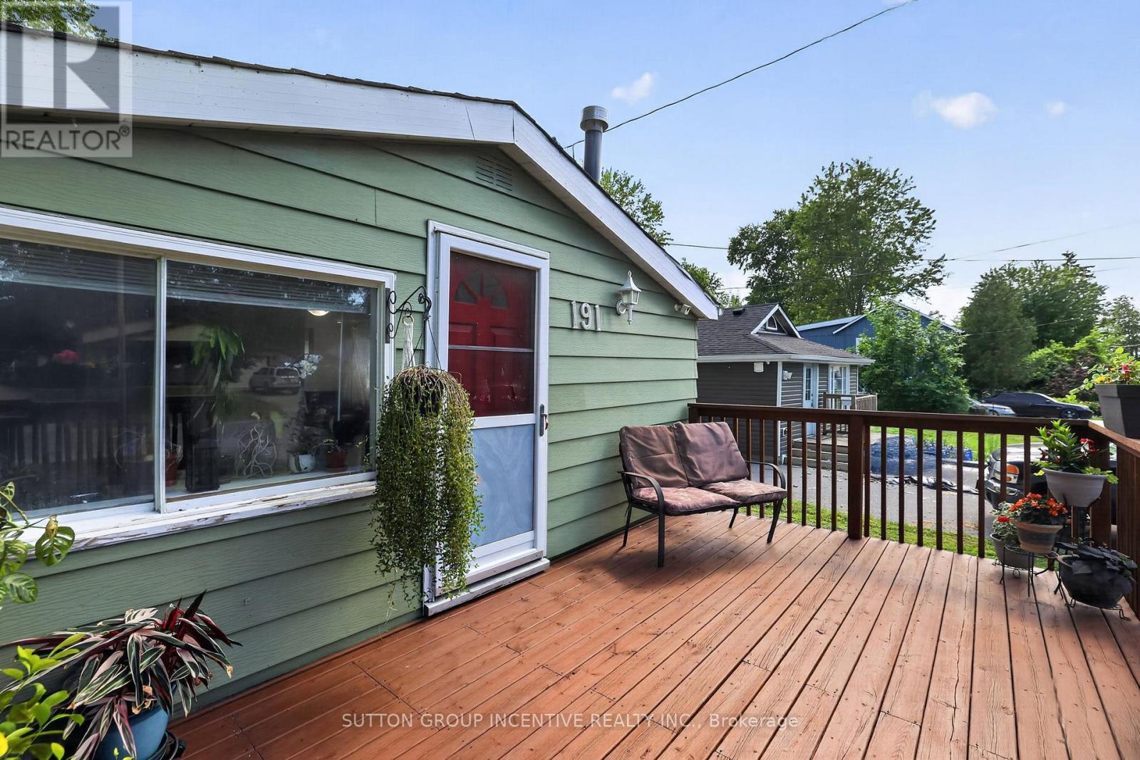 191 Ways Bay Drive Property Photo 7