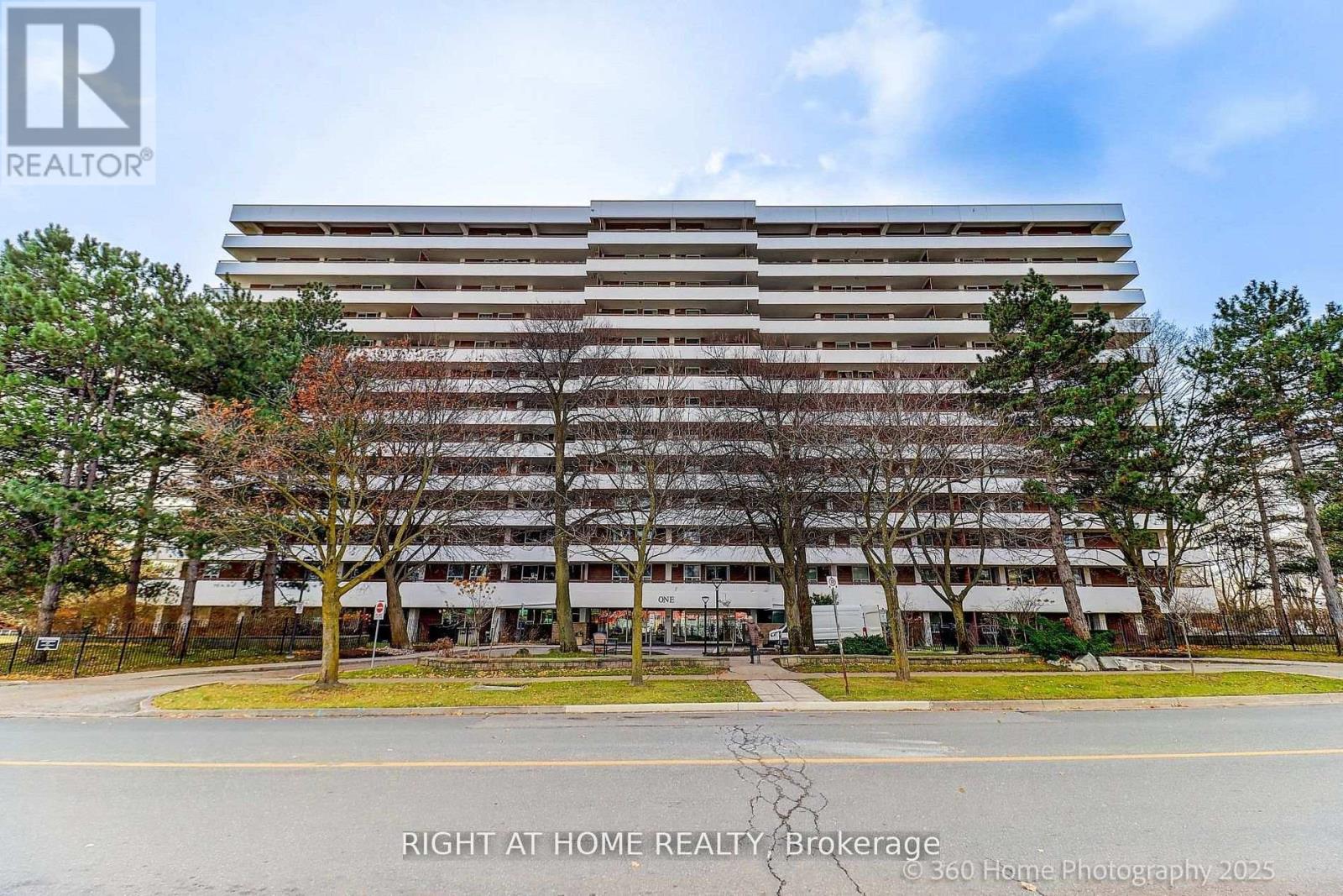 1107 - 1 ROYAL ORCHARD BOULEVARD