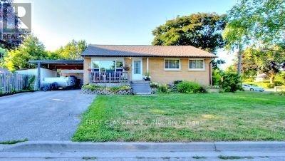 369 PALISER CRESCENT S
