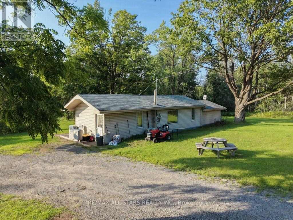 6059 6th Concession Property Photo 5
