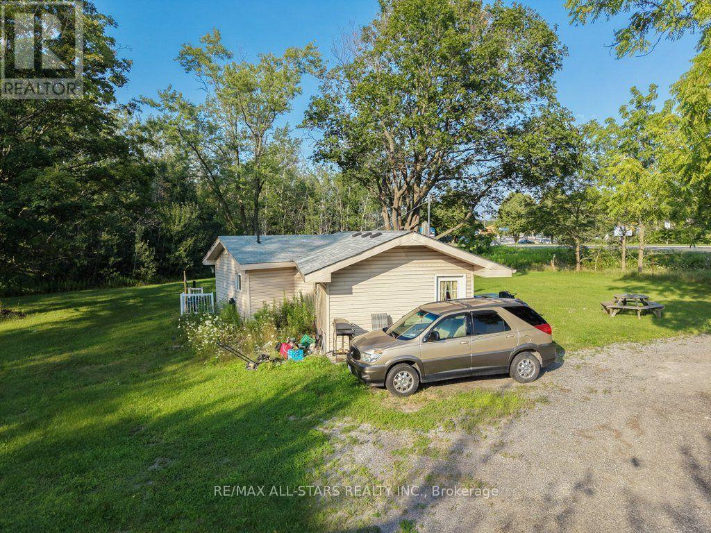 6059 6th Concession Property Photo 13
