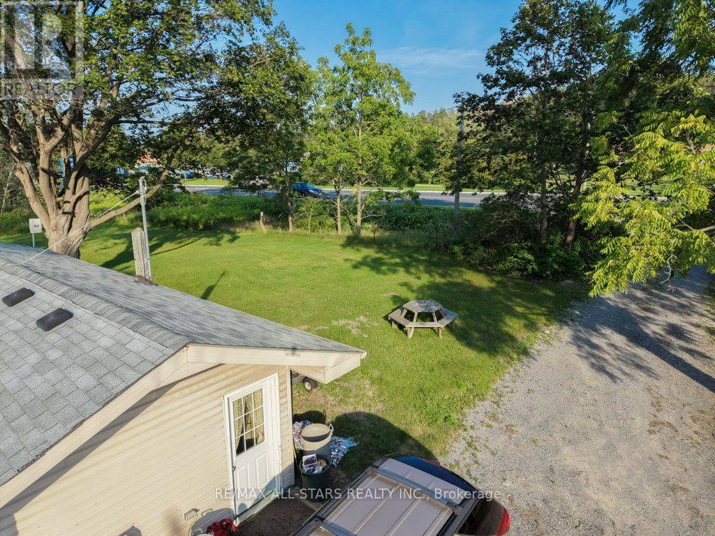 6059 6th Concession Property Photo 14