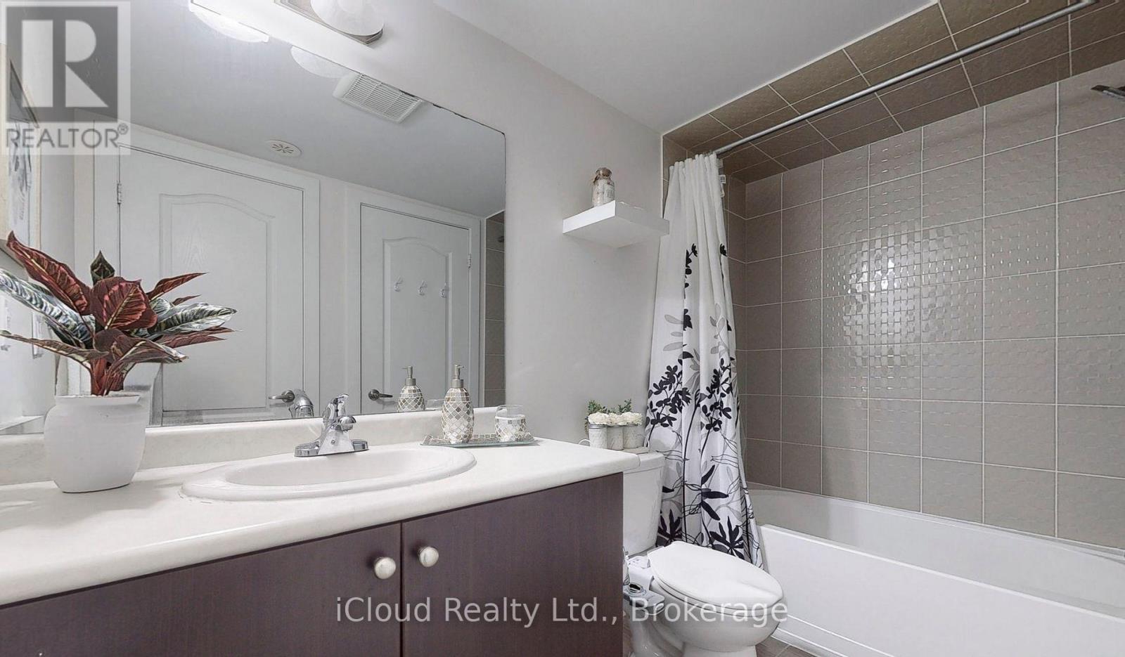 1001 - 55 Lindcrest Manor Property Photo 9