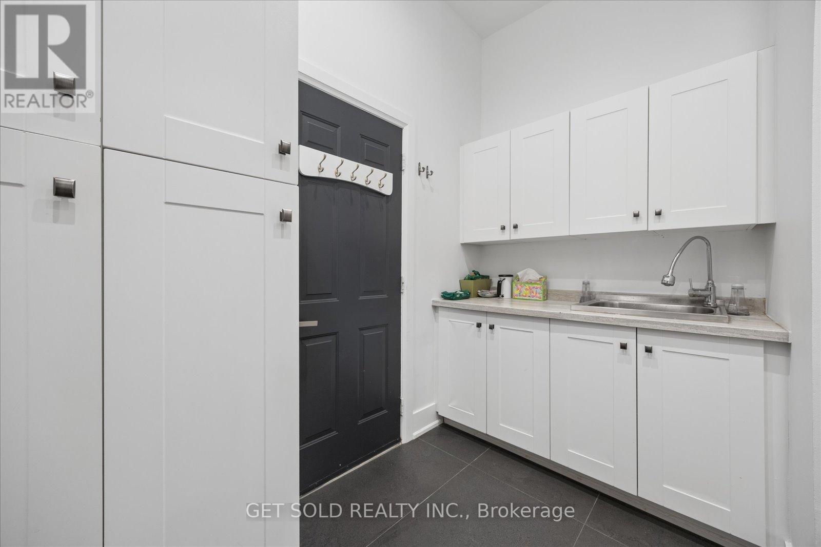 64 Spence Drive Property Photo 19