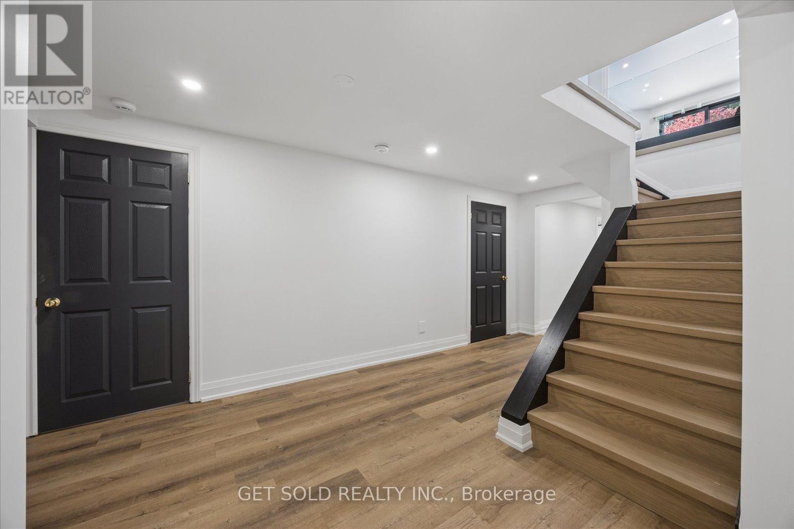 64 Spence Drive Property Photo 33