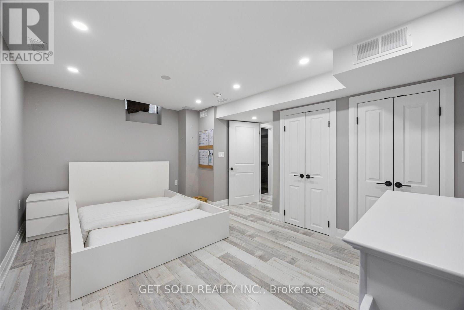 64 Spence Drive Property Photo 39