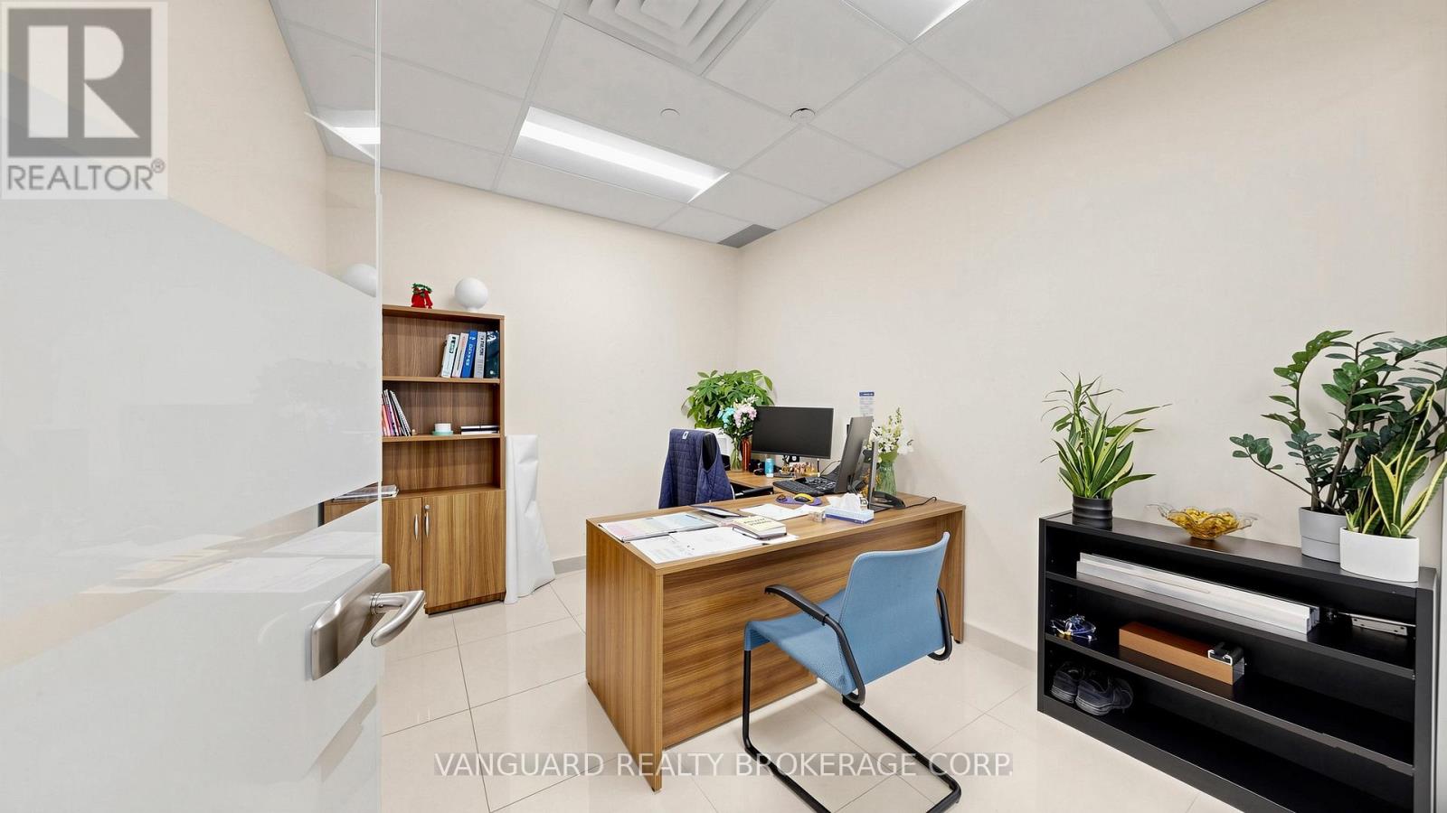2891 Langstaff Road Property Photo 8
