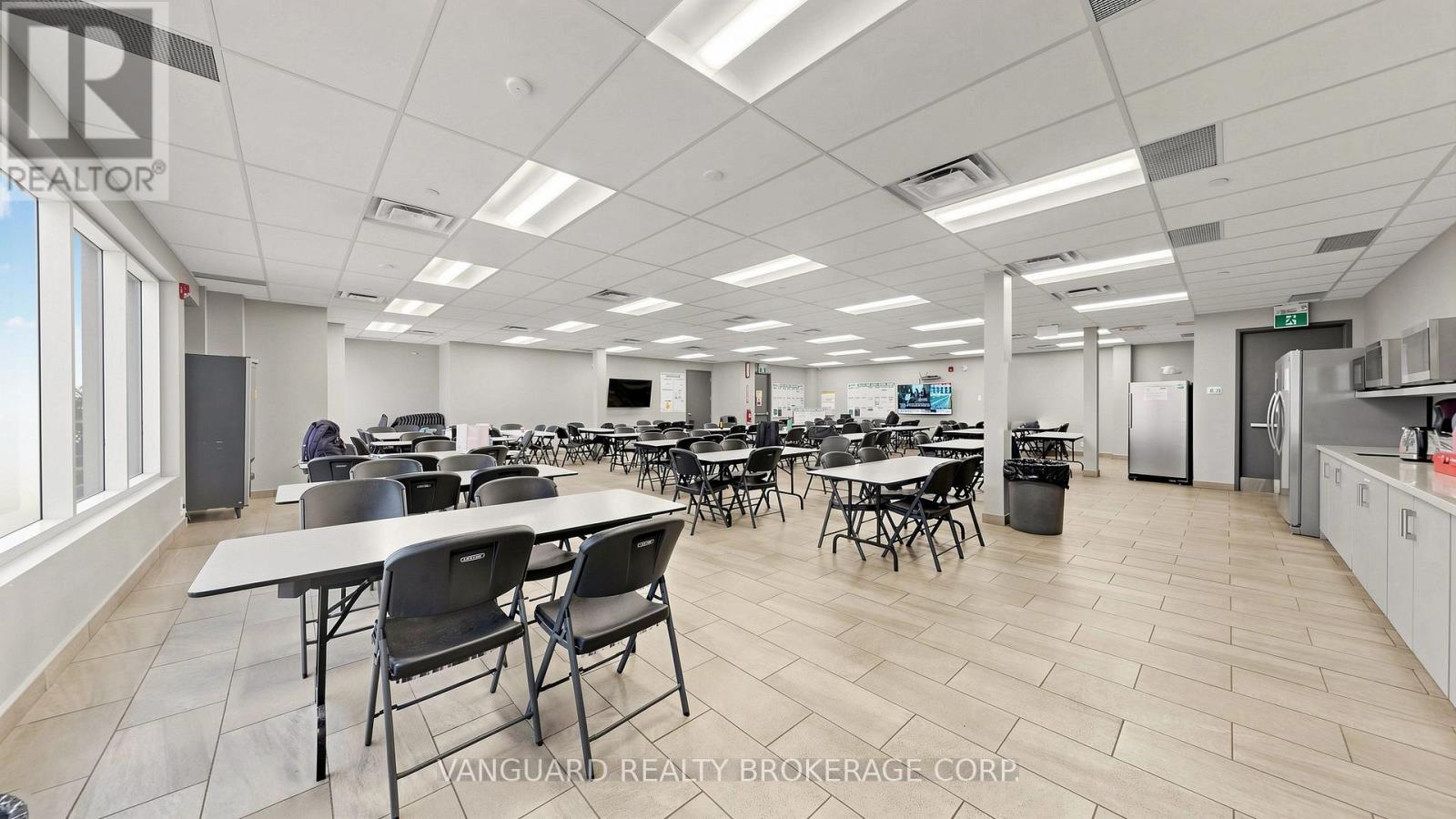 2891 Langstaff Road Property Photo 11