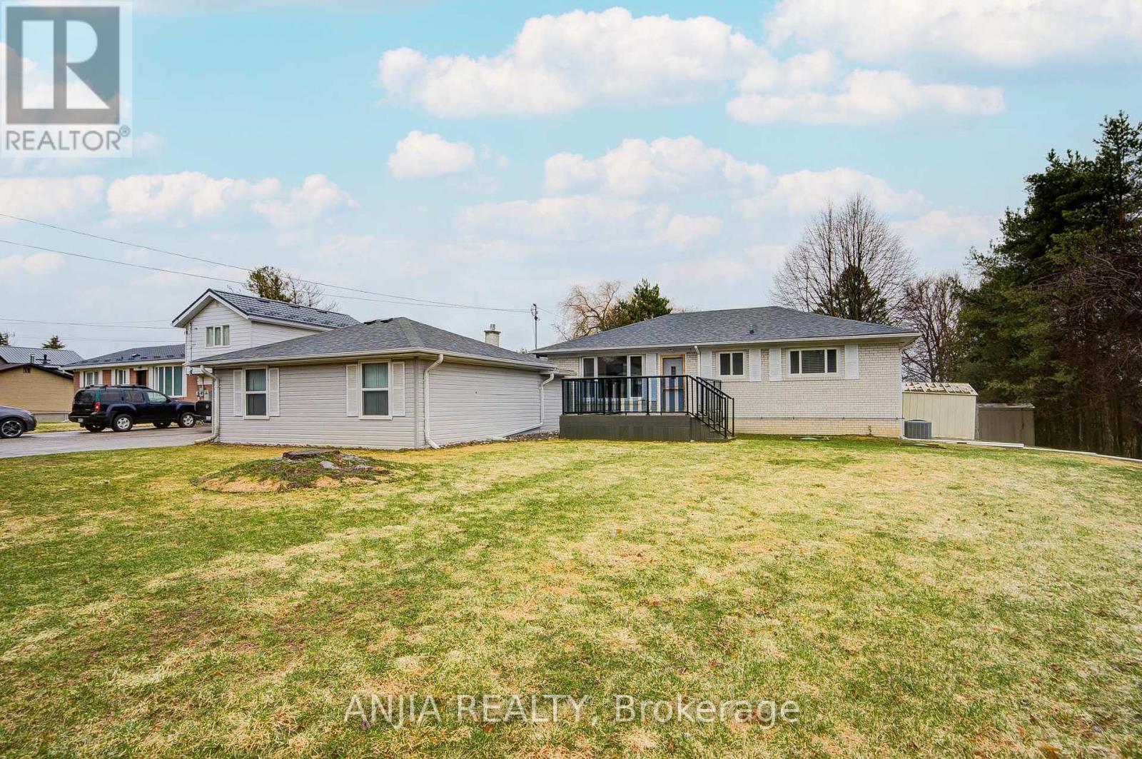 1369 Ravenshoe Road Property Photo 1