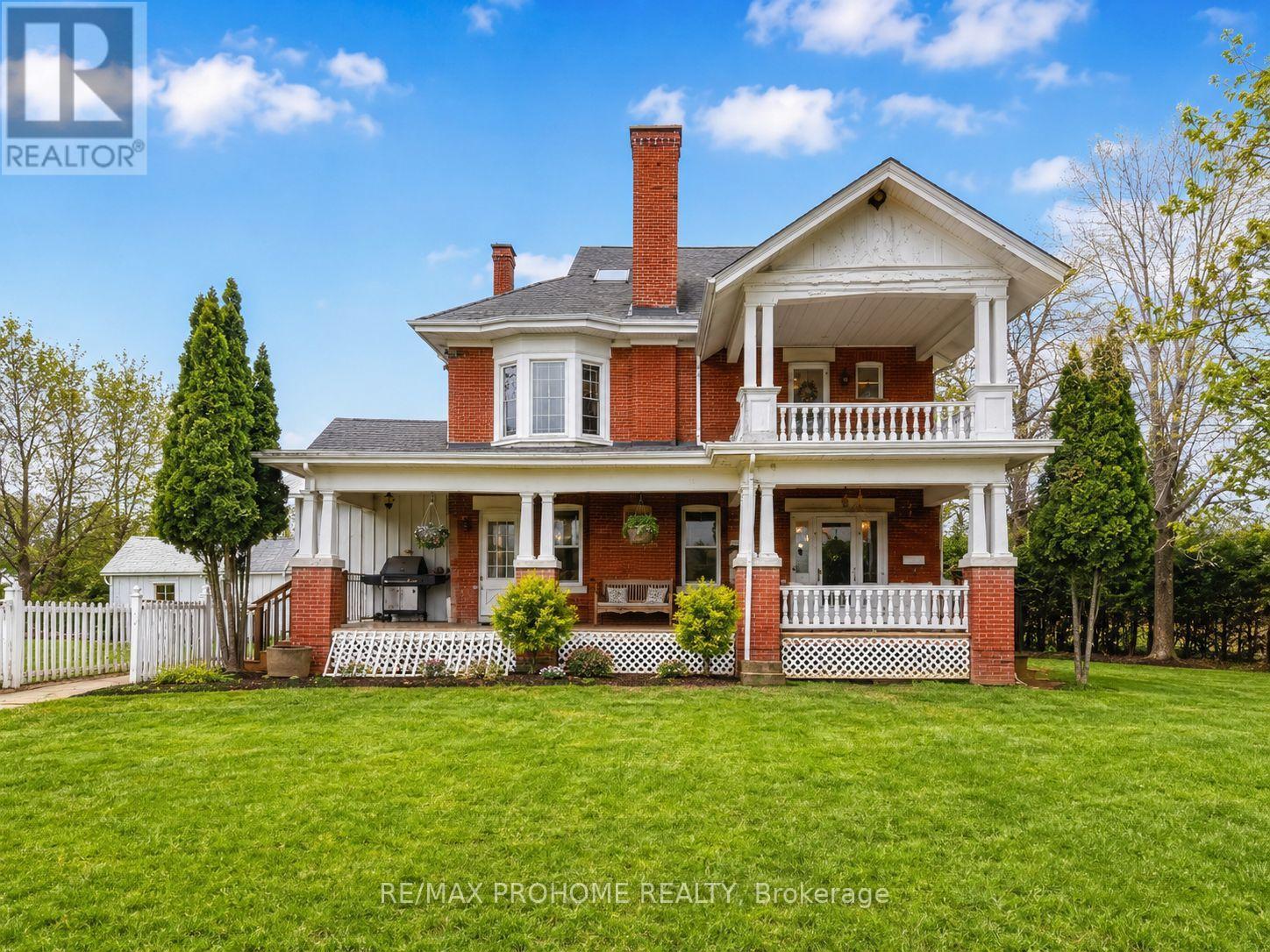 3869 7th Line Property Photo 6