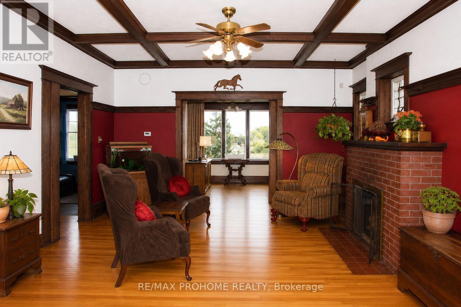 3869 7th Line Property Photo 9