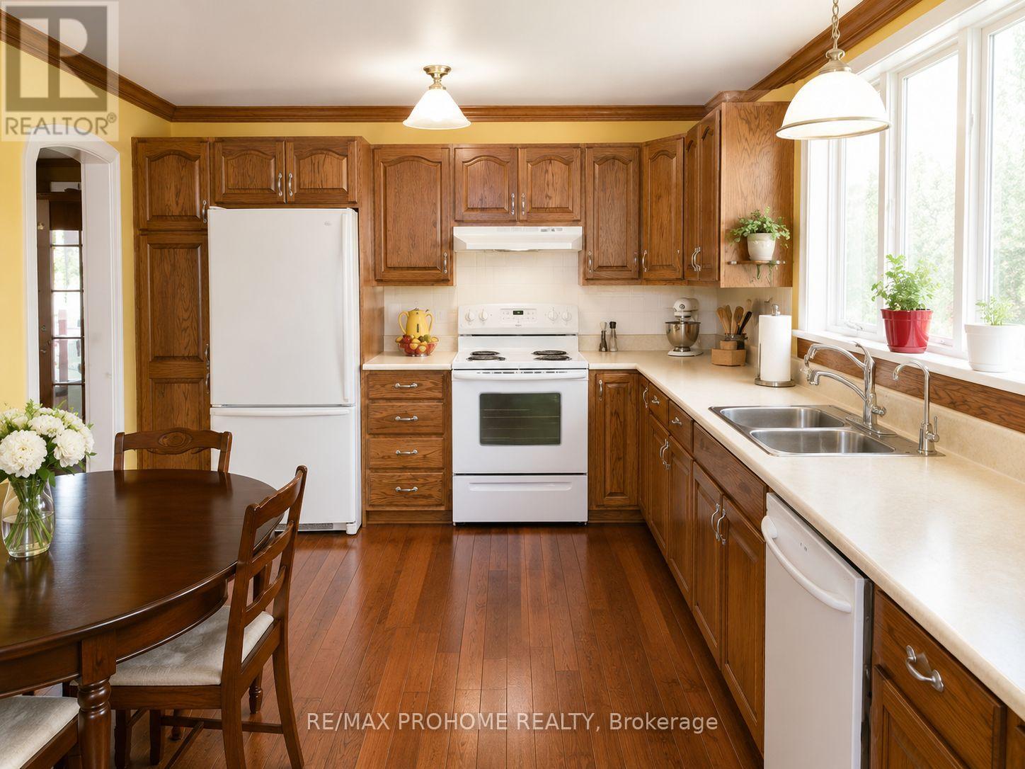 3869 7th Line Property Photo 10