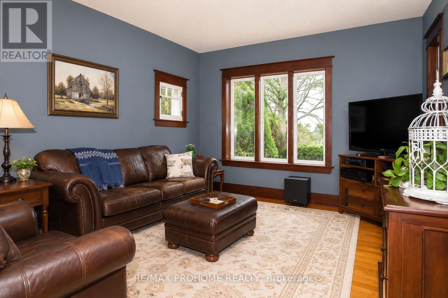 3869 7th Line Property Photo 11
