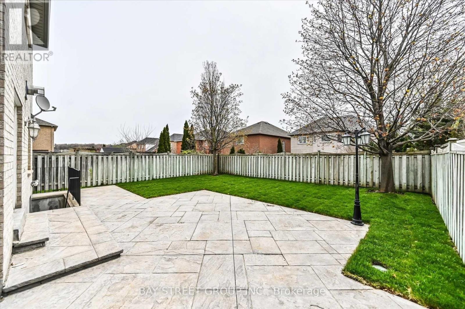 25 Kirkbride Crescent Property Photo 1