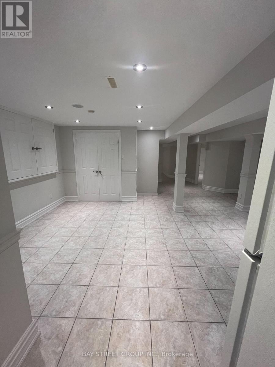 25 Kirkbride Crescent Property Photo 5