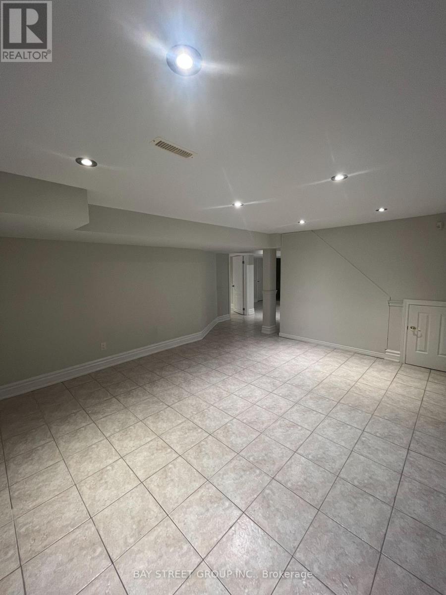 25 Kirkbride Crescent Property Photo 7