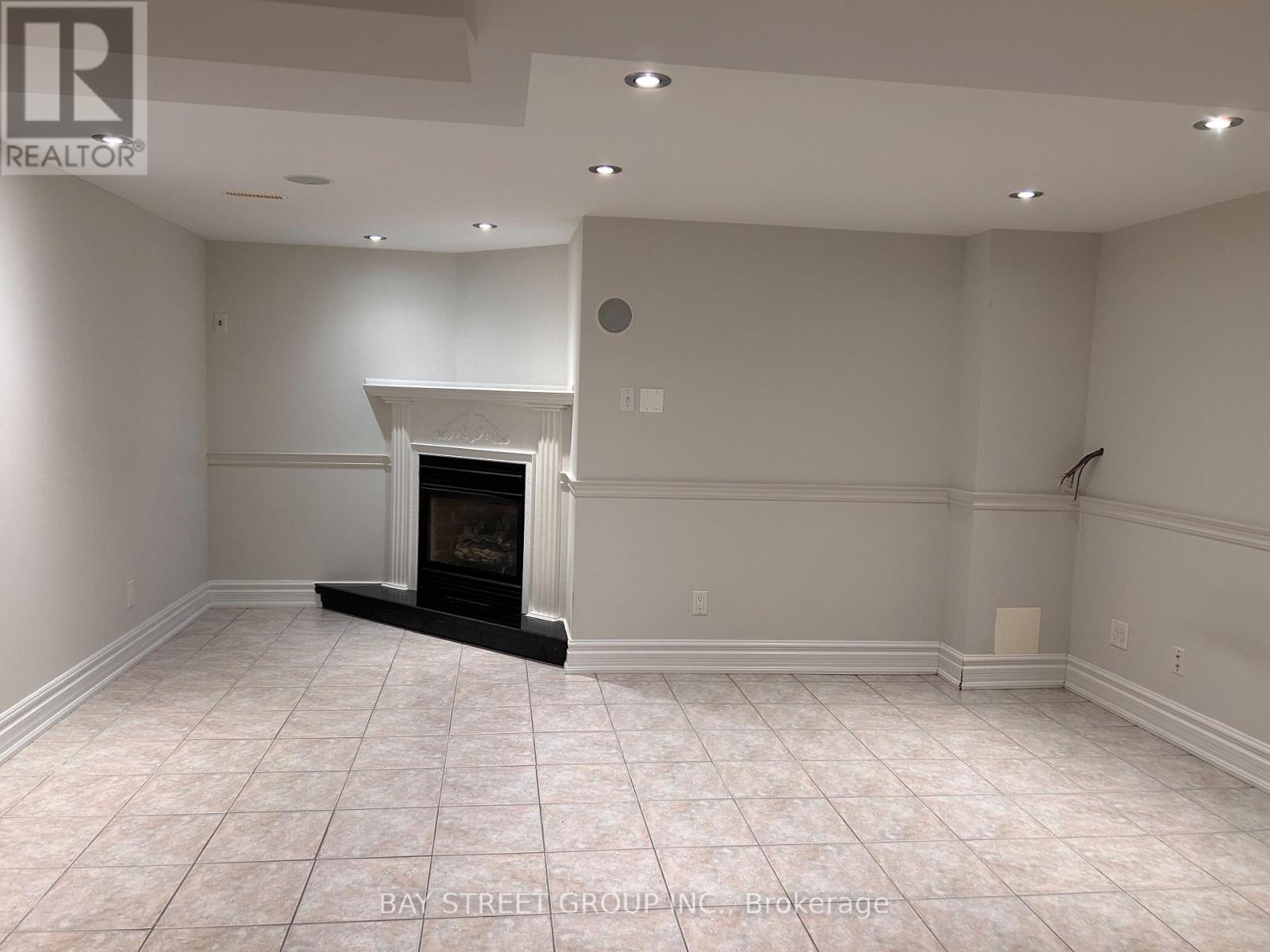 25 Kirkbride Crescent Property Photo 8
