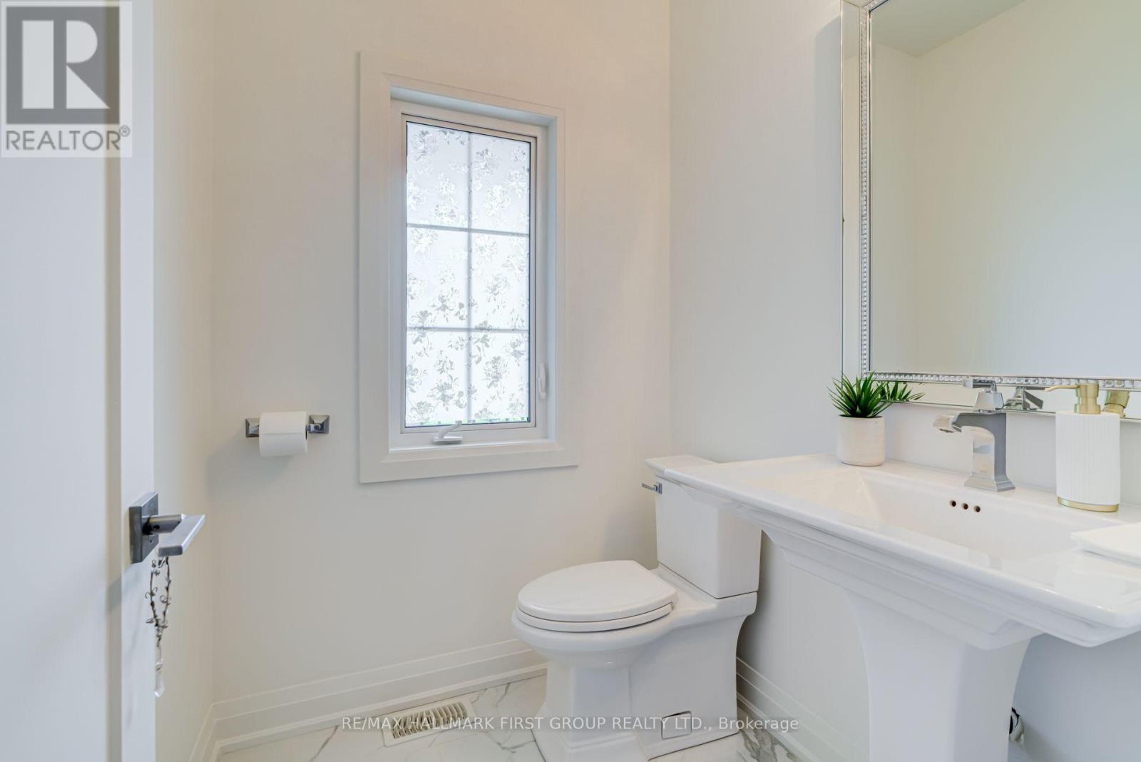 5 Harry Thornton Lane Property Photo 13
