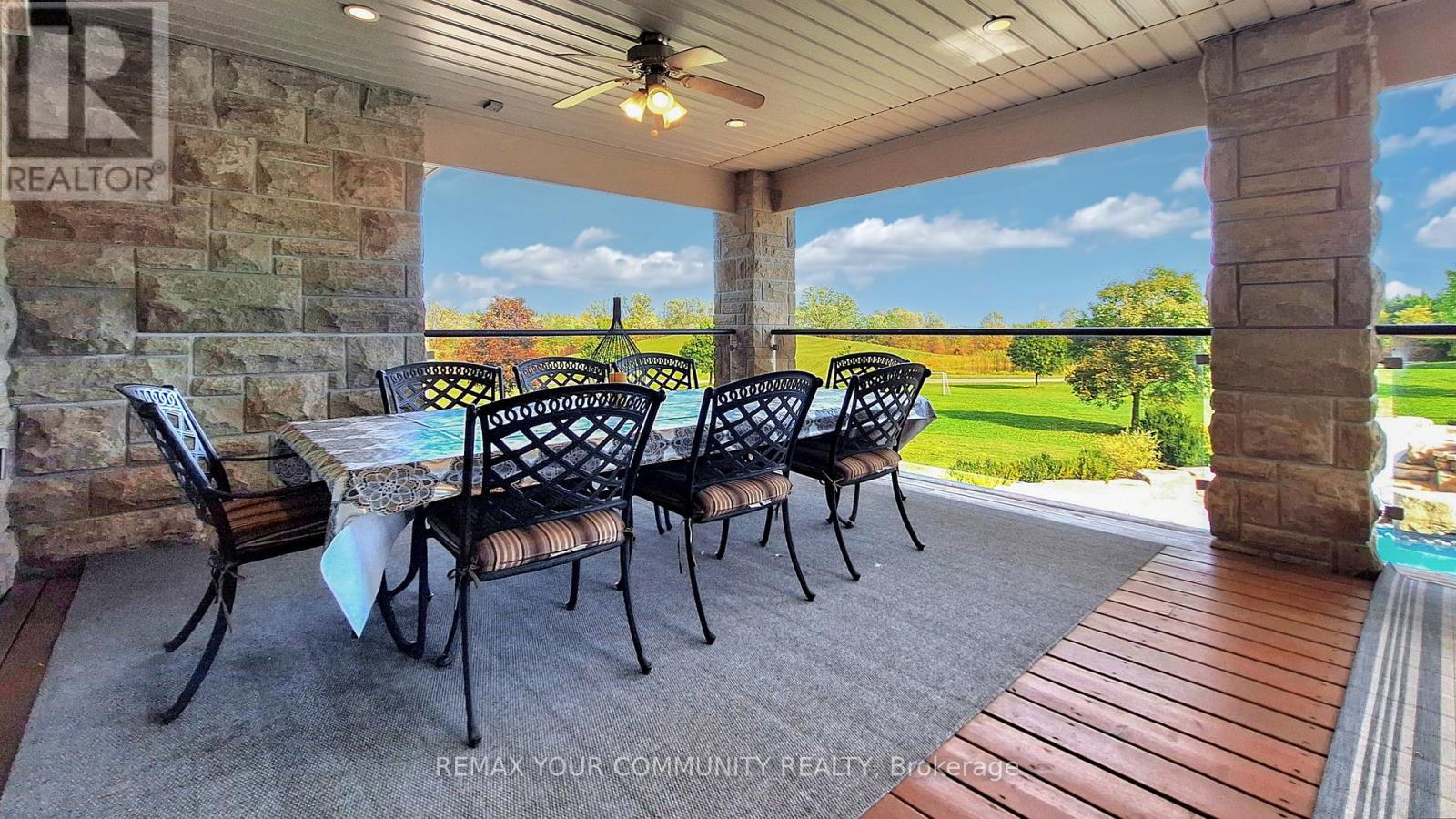 1065 20th Side Road Property Photo 8