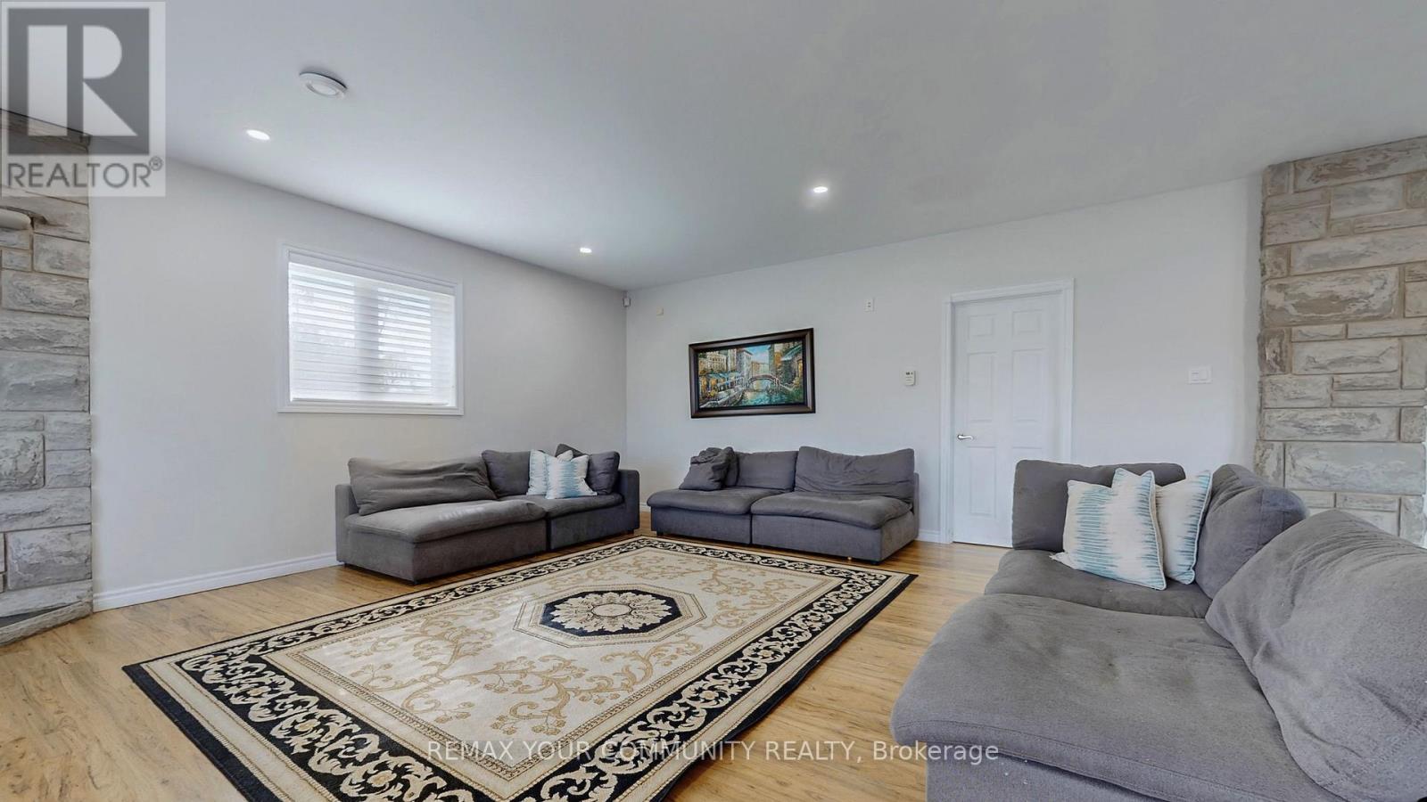 1065 20th Side Road Property Photo 45
