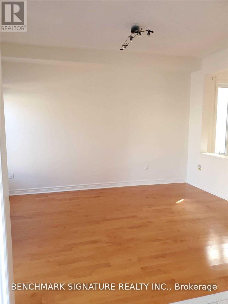 267 Hammersly Boulevard Property Photo 7