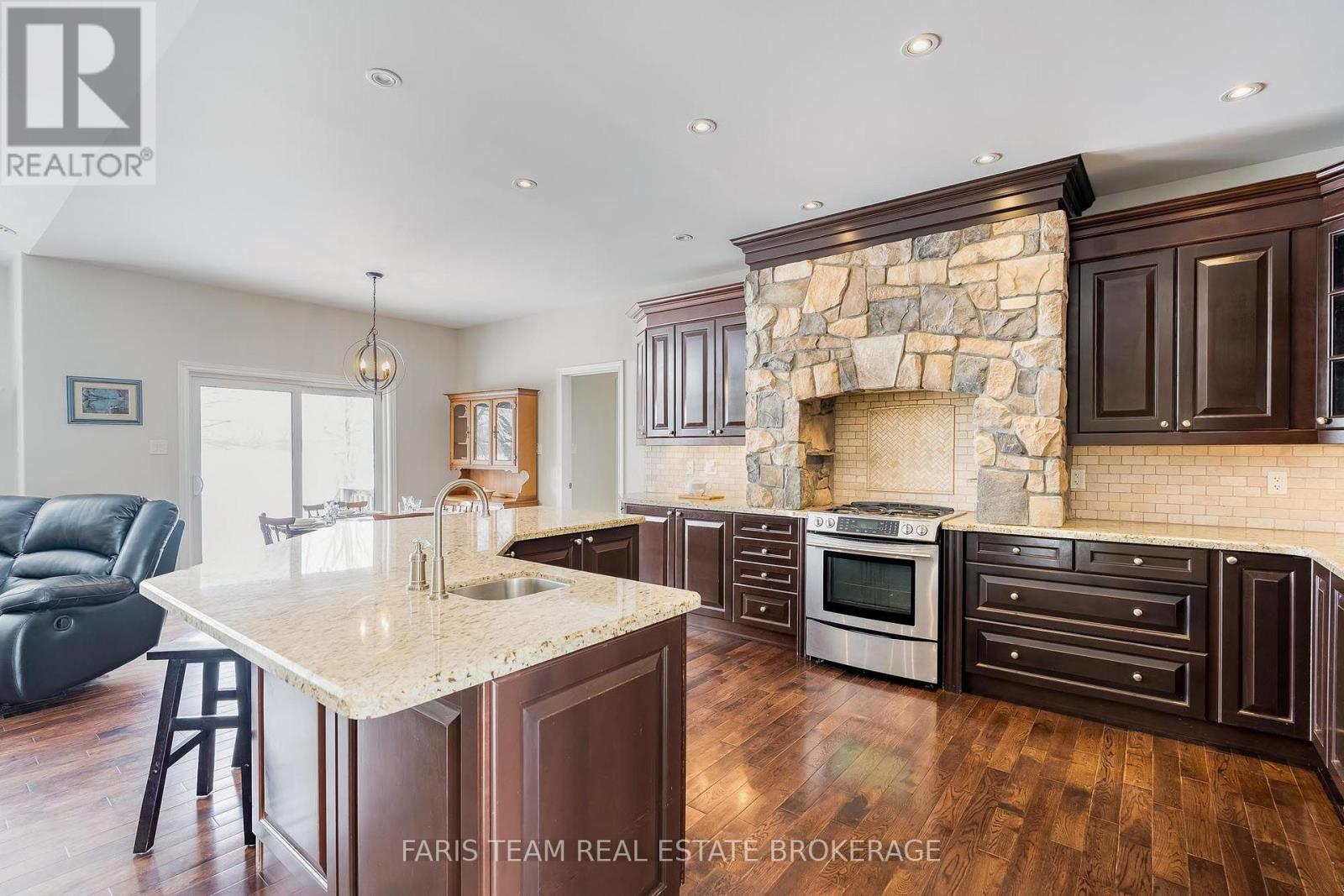30 Fisher Drive Property Photo 6