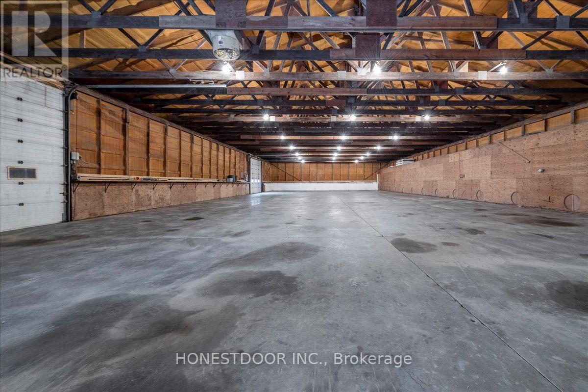 5974 5th Side Road Property Photo 2