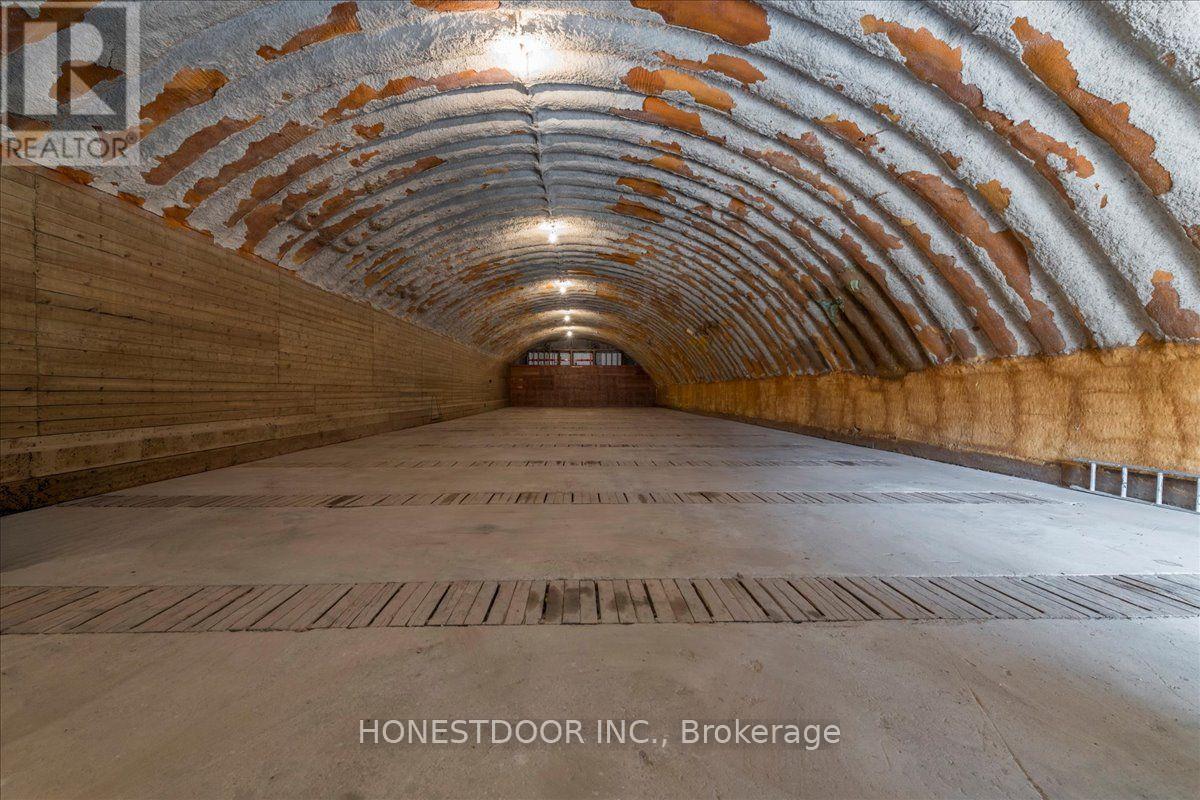 5974 5th Side Road Property Photo 3