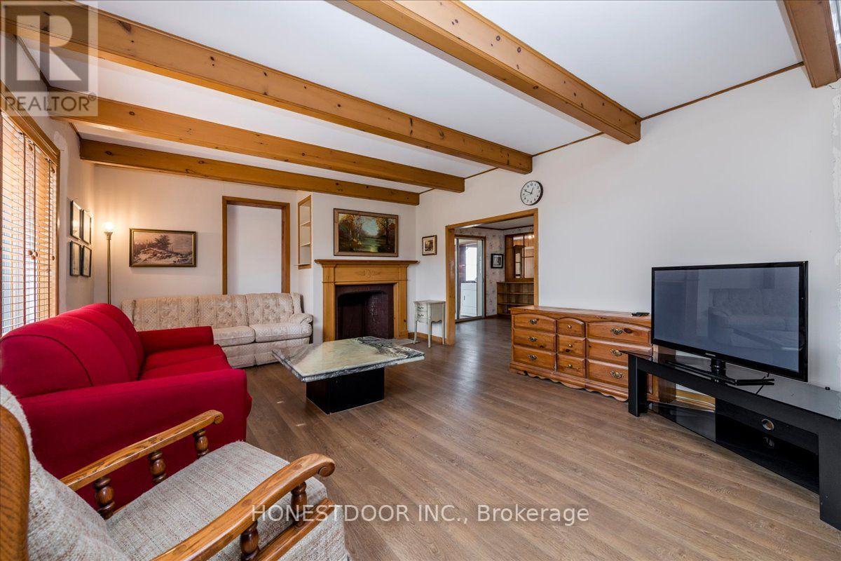 5974 5th Side Road Property Photo 8