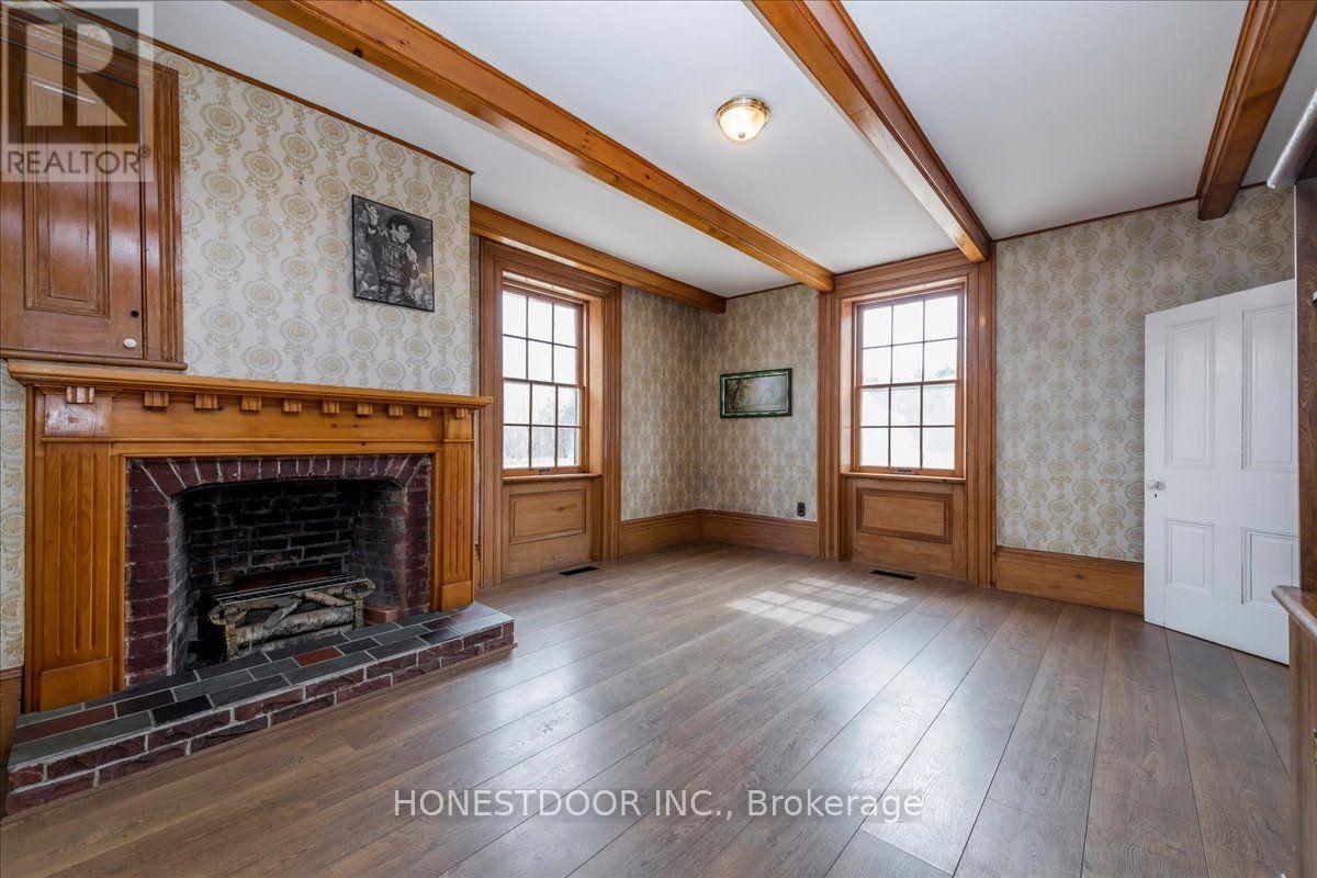 5974 5th Side Road Property Photo 9