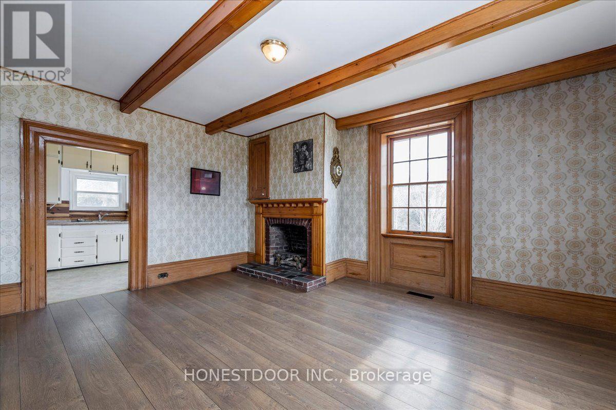 5974 5th Side Road Property Photo 10
