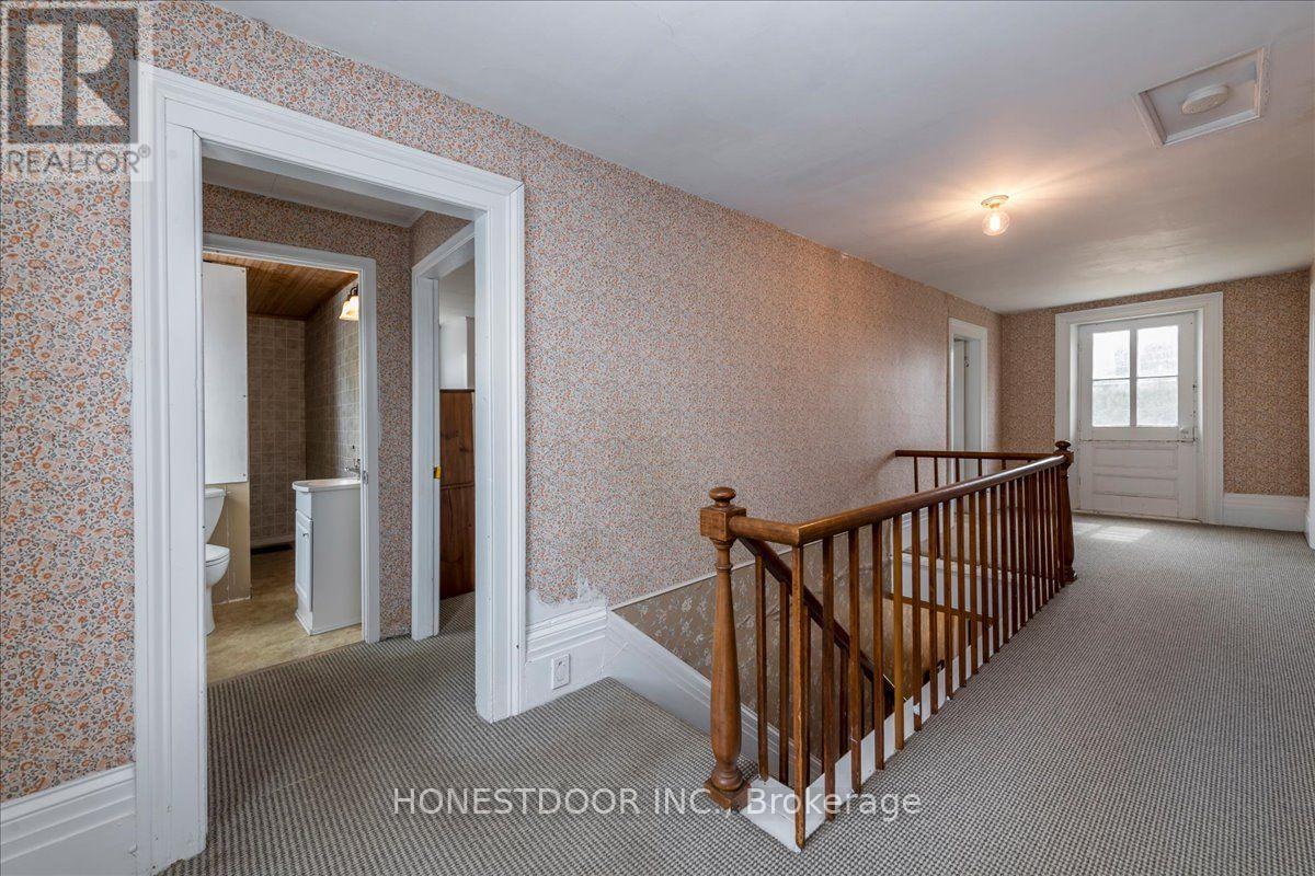 5974 5th Side Road Property Photo 14