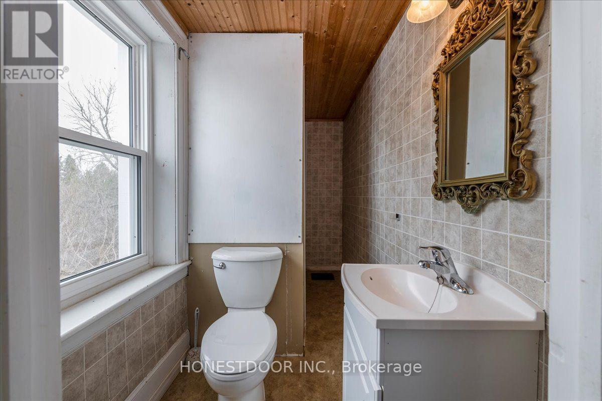 5974 5th Side Road Property Photo 15
