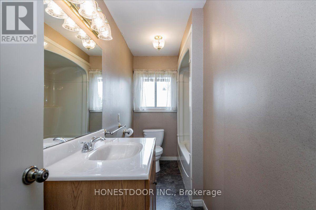 5974 5th Side Road Property Photo 28