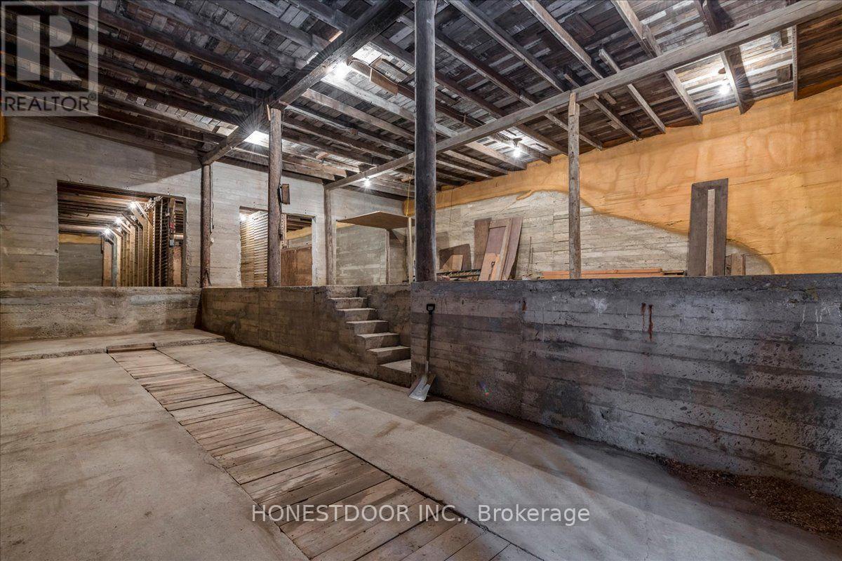 5974 5th Side Road Property Photo 40