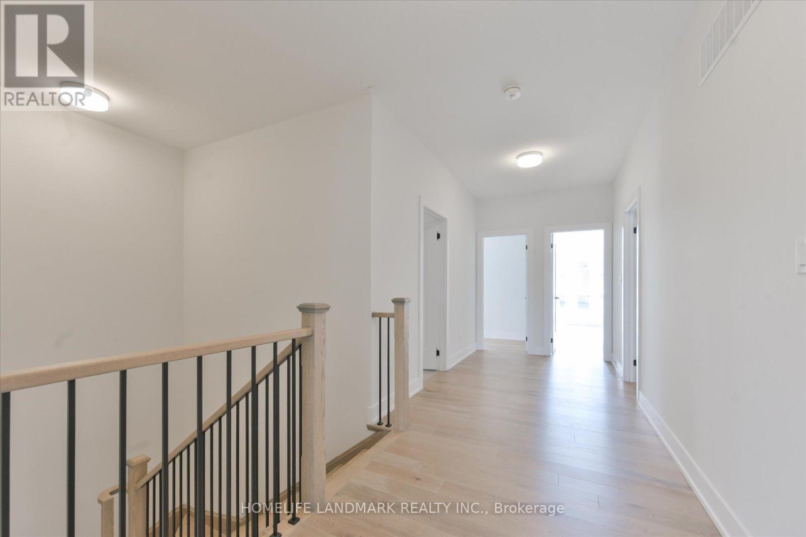 108 Pine Hill Crescent E Property Photo 14