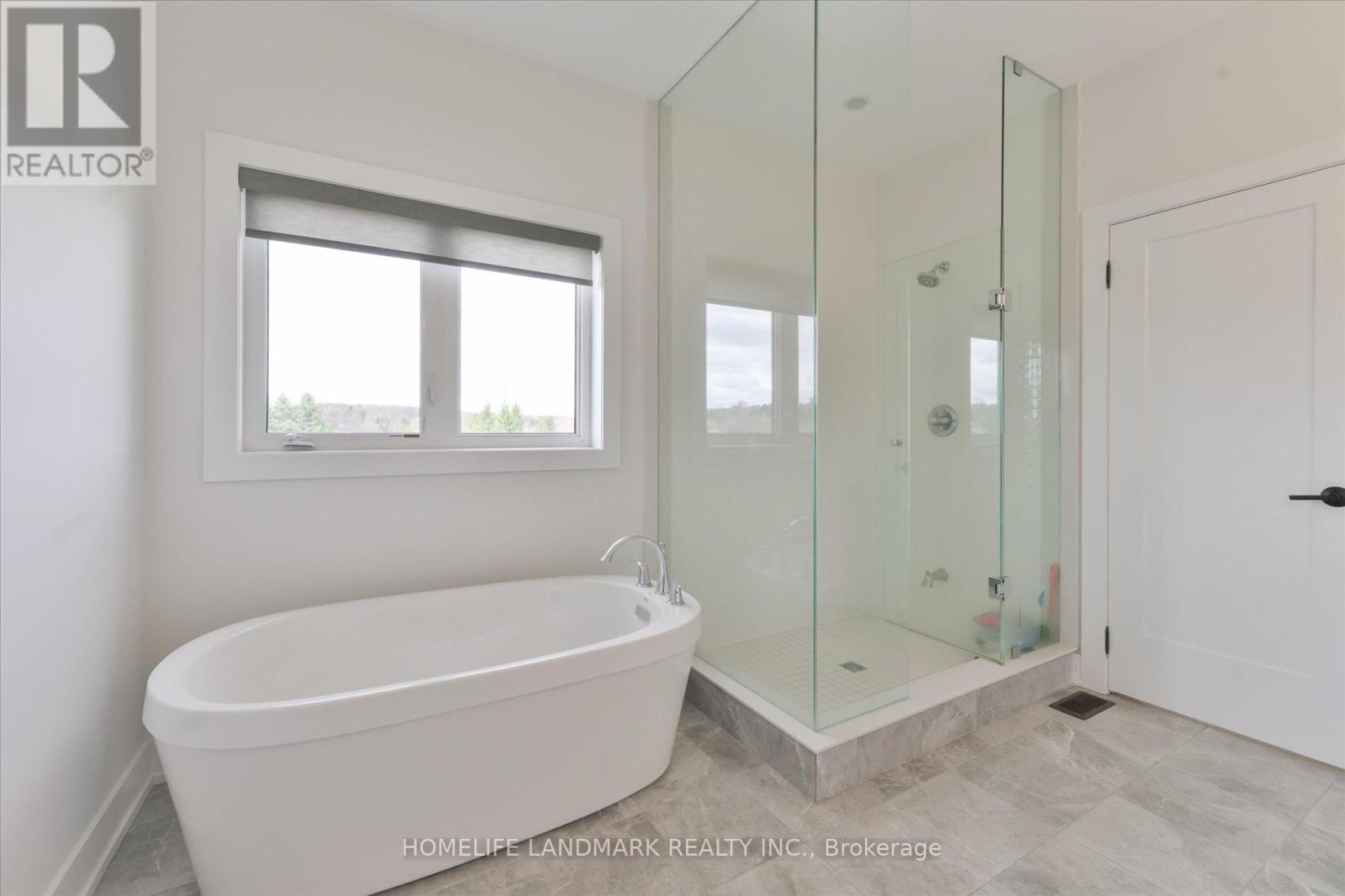 108 Pine Hill Crescent E Property Photo 18
