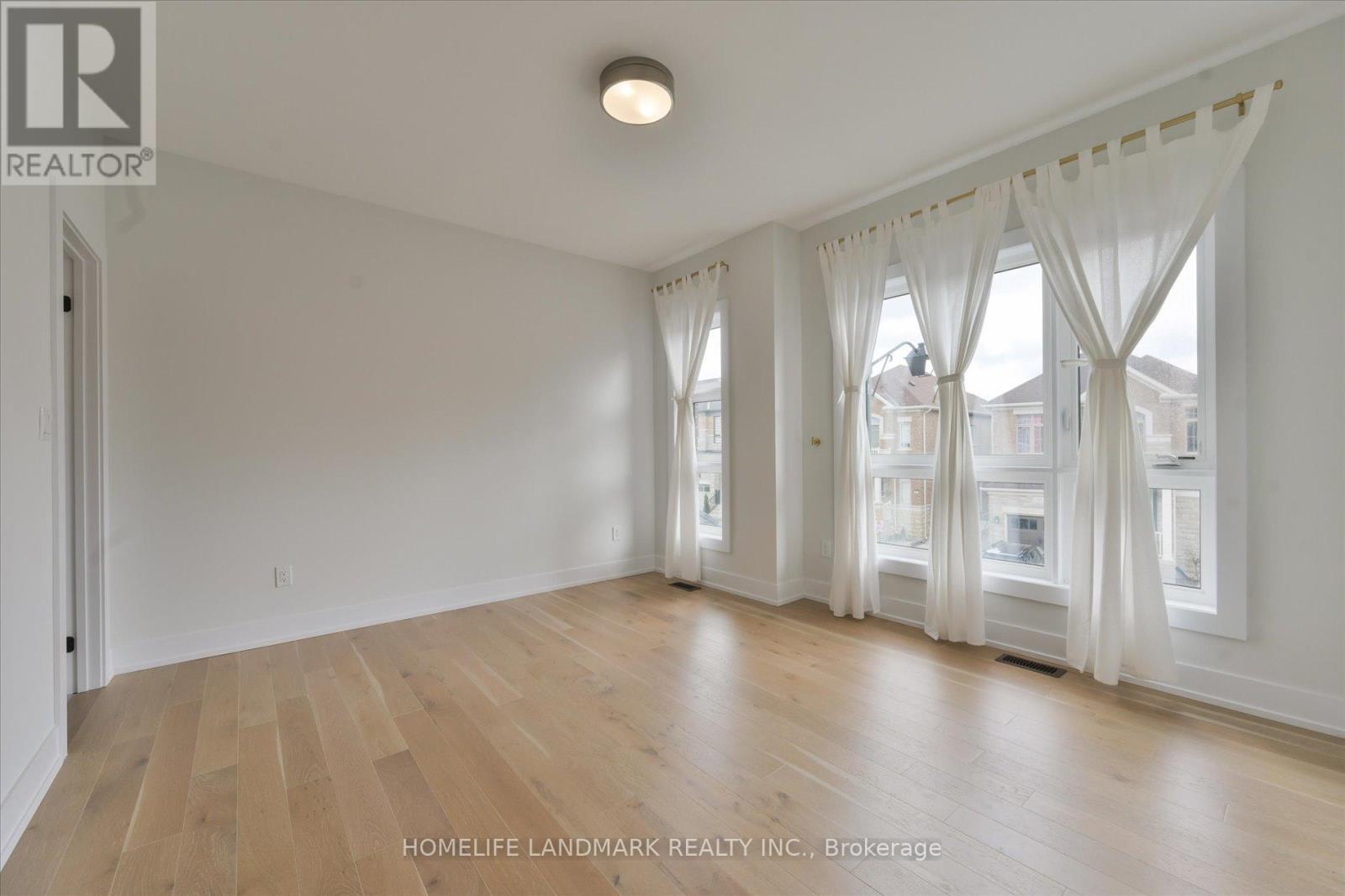 108 Pine Hill Crescent E Property Photo 20