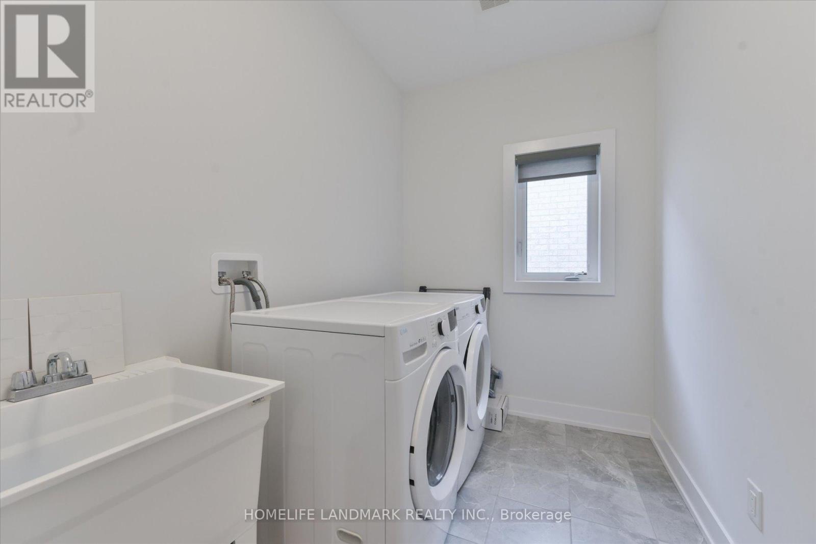 108 Pine Hill Crescent E Property Photo 22